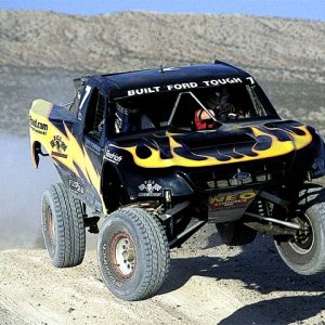 0208or_04z+2000_Ford_F150_Trophy_Truck+High_Angle_Shot_Front_Passenger_Truck_In_Mid_Air.jpg
