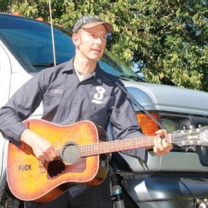 hank3-in-front-of-van.jpg